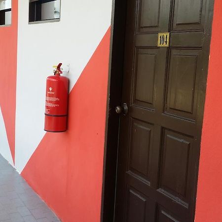 Hji Residensi Hotel Kuah Esterno foto