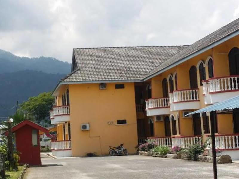 Hji Residensi Hotel Kuah Esterno foto