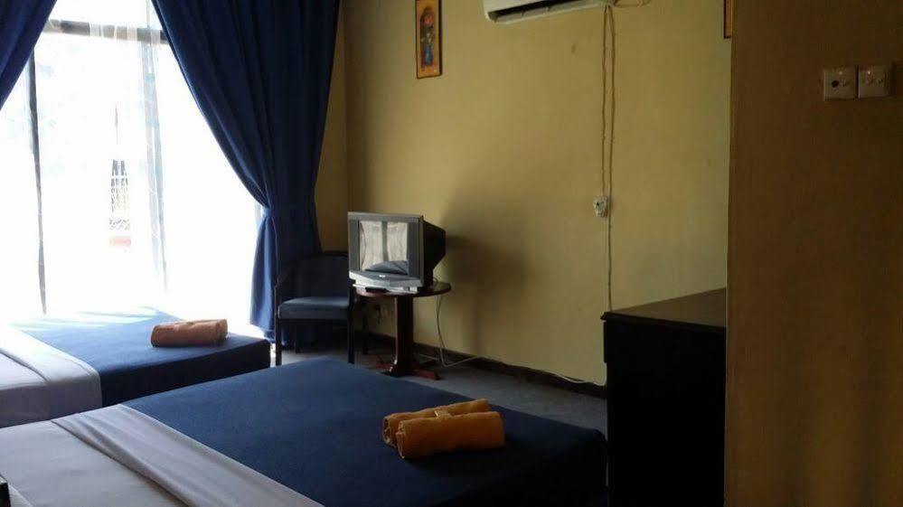Hji Residensi Hotel Kuah Esterno foto