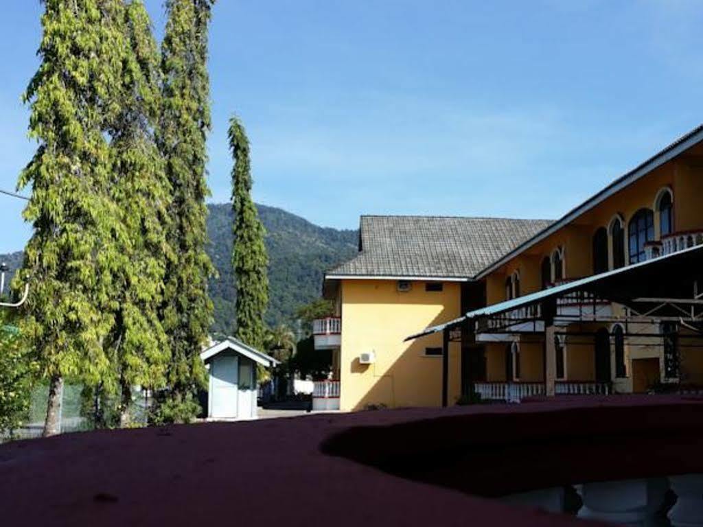 Hji Residensi Hotel Kuah Esterno foto