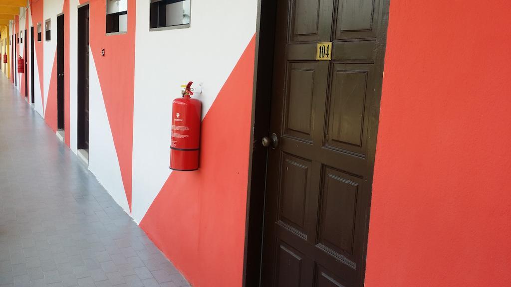 Hji Residensi Hotel Kuah Esterno foto